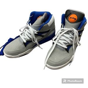 Reebok Classics The Pump Omni Zone Tribute hi-top basketball shoes Men’s size 10